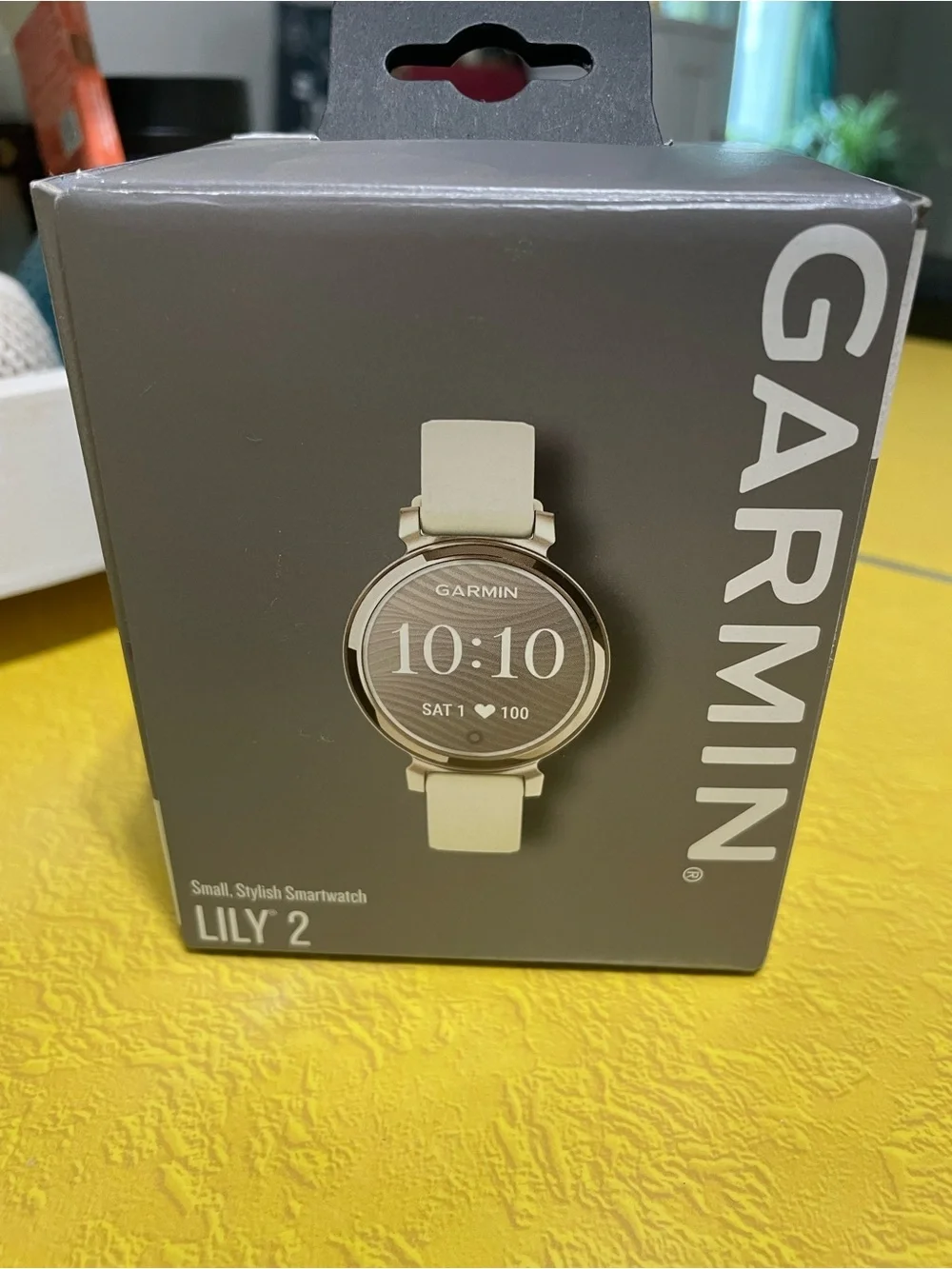 Garmin Lily 2 Smartwatch - Cream and Gold Accent